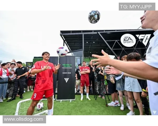 拼图球星足球：挑战你的智慧与球技，打造专属传奇球员阵容